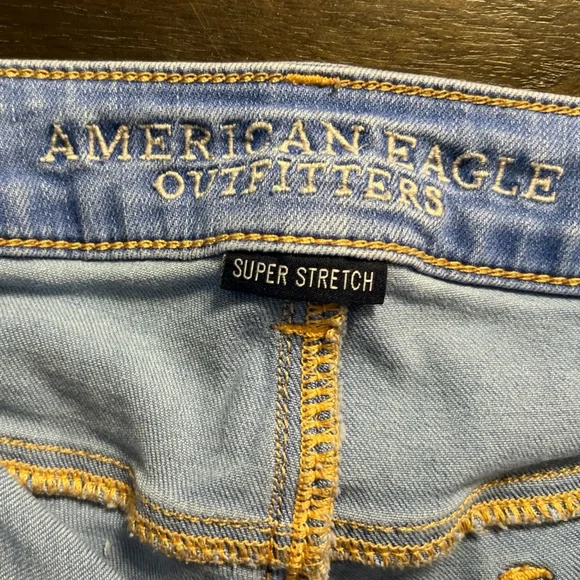 American Eagle Outfitters Size 12 Shortie Light Wash Jean Shorts - Picture 2 of 11